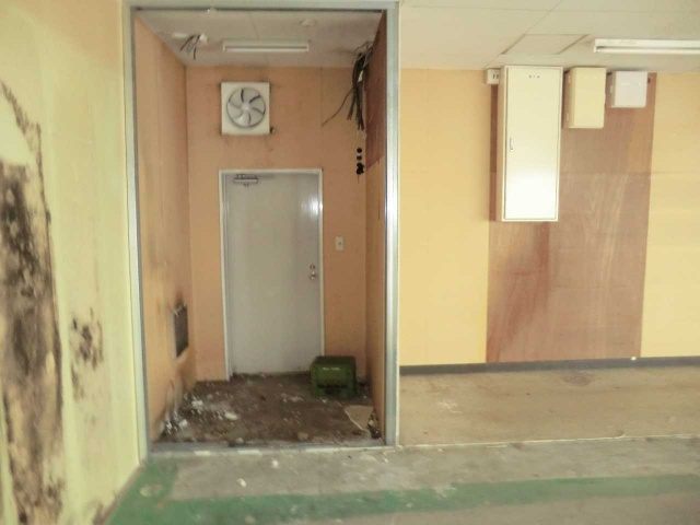 榎前町貸店舗の内装