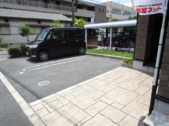 コージーコートの駐車場