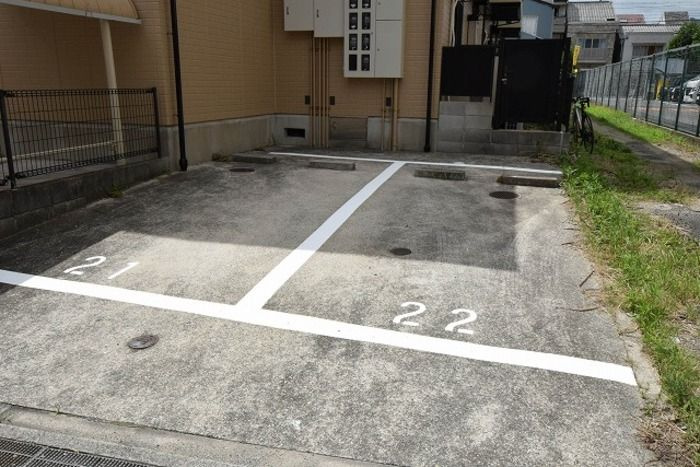 ハイツ平成の駐車場