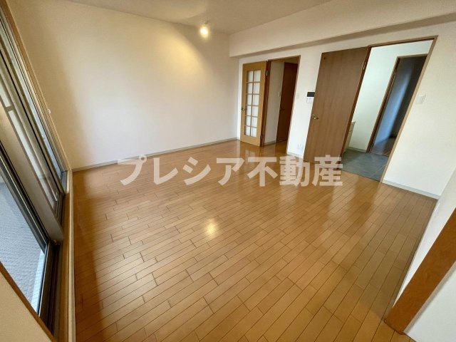 パレス東洋上甲子園の居間・リビング