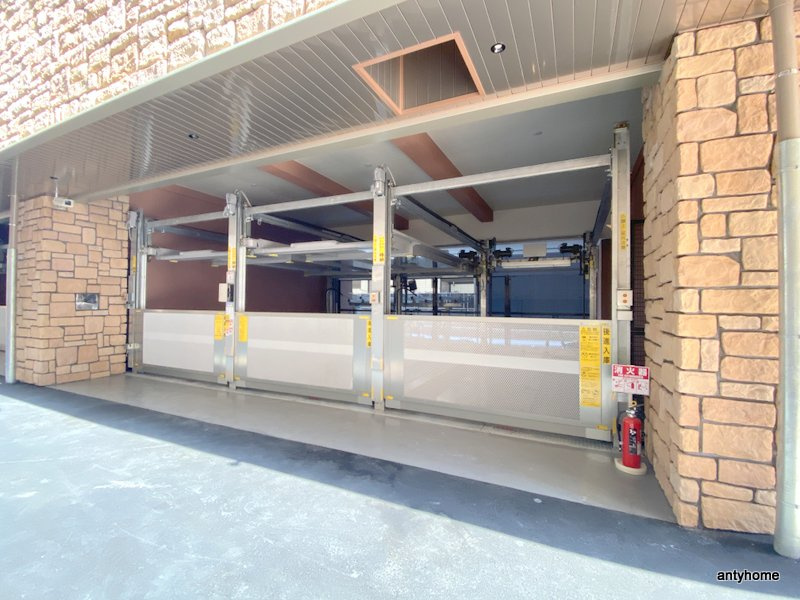 プレジオ恵美須　仲介手数料無料の駐車場