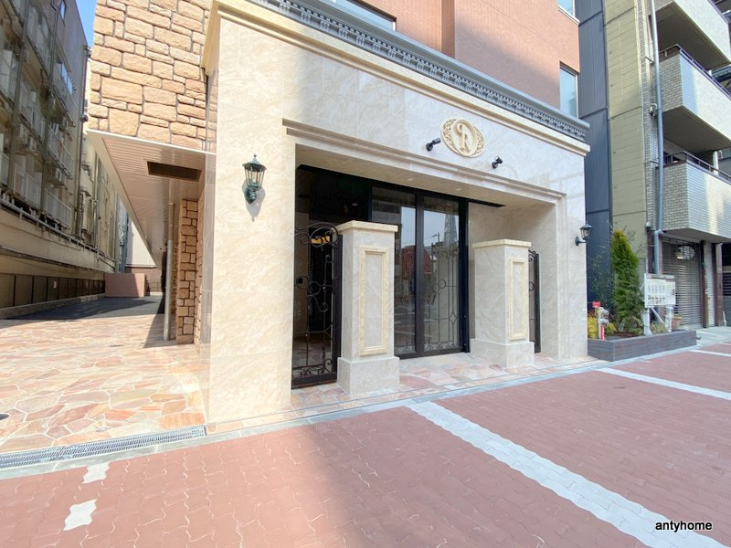 プレジオ恵美須　仲介手数料無料のエントランス