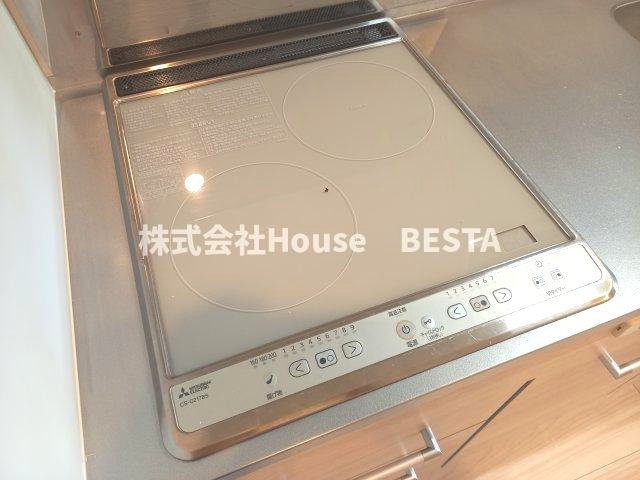 セレニテ西元町アリエのキッチン