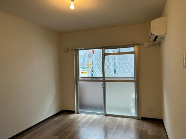 ユースフル学芸大の洋室