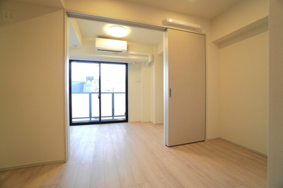 【居間・リビング】 | クラリティア浅草 | ※写真は同タイプ住戸です。