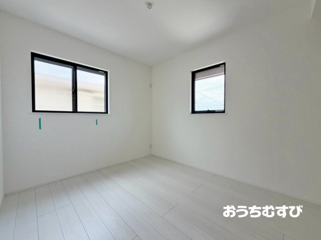 春日井市弥生町2丁目(春日井駅西)(残1棟)の洋室
