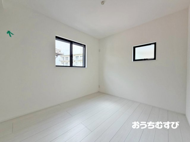 春日井市弥生町2丁目(春日井駅西)(残1棟)の洋室