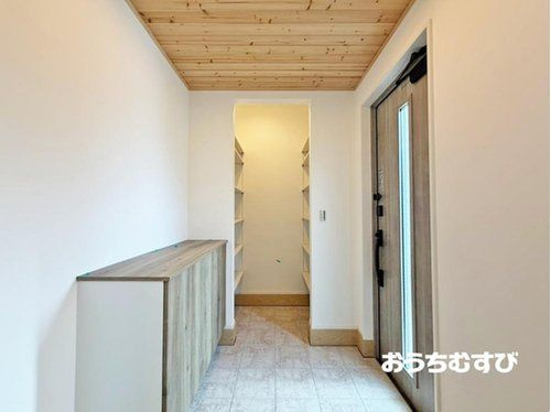 春日井市弥生町2丁目(春日井駅西)(残1棟)の玄関