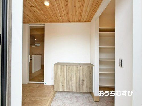 春日井市弥生町2丁目(春日井駅西)(残1棟)の玄関