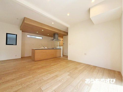春日井市弥生町2丁目(春日井駅西)(残1棟)の居間・リビング