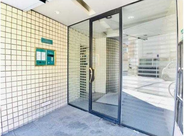 Ｋ－ＨＯＵＳＥ　ＭＩＮＯＷＡ(ケイハウスミノワ)のエントランス