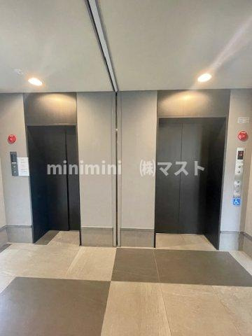 ラグザ大阪レジデンスのエントランス