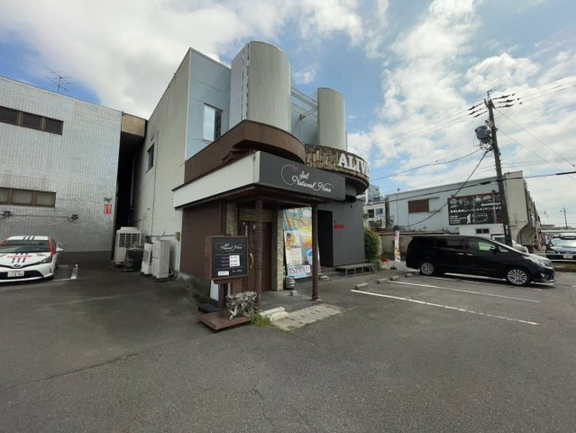 ロイヤルビルの外観