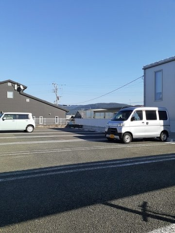 サニーコート広崎の駐車場|カースペースがあります