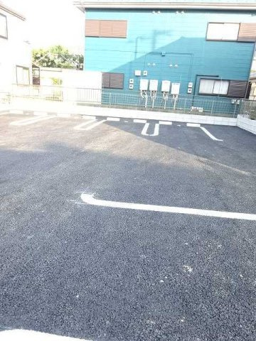ベルメゾンの駐車場