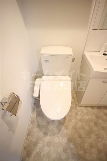【トイレ】 | エグゼ弁天町 | コンパクトで使いやすいトイレです