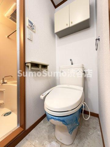 キャスル自由が丘のトイレ|清潔感のあるトイレです
