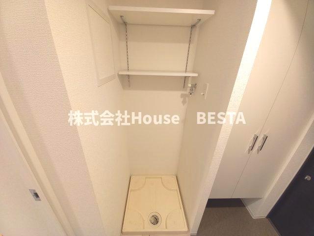 セレニテ西元町アリエの洗面所