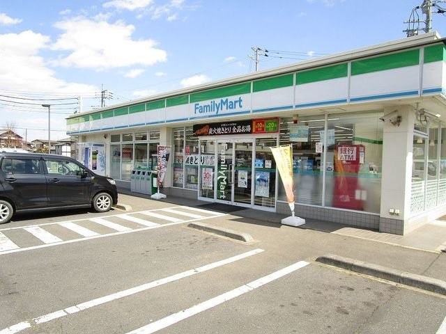 エステートハイツの周辺|ファミリーマート　堀町店まで450m