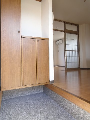 エステートハイツの玄関|きれいな玄関です