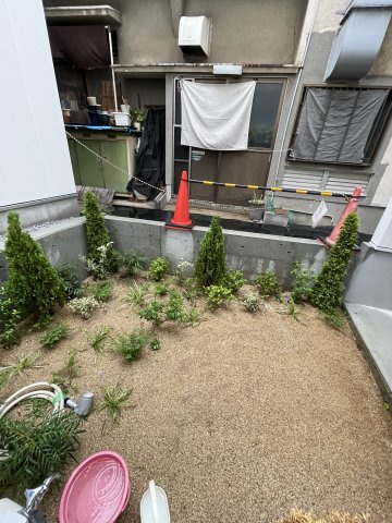 天城通3丁目貸家の庭