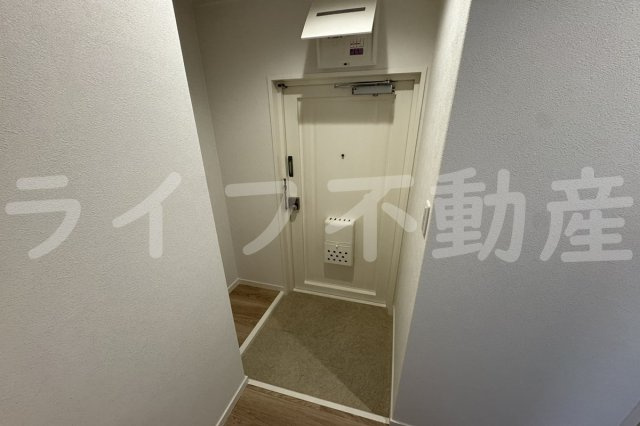 プチハイツ田中の玄関|収納もある玄関です