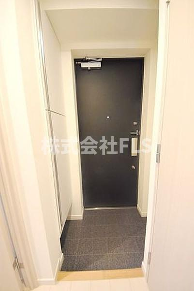 中央区日本橋浜町３丁目の賃貸マンションの玄関