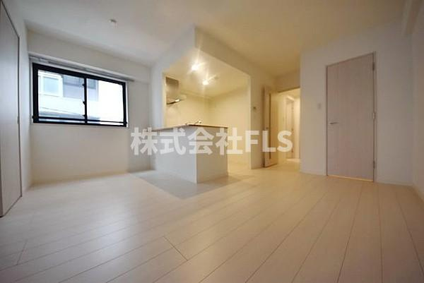 中央区日本橋浜町３丁目の賃貸マンションの居間・リビング