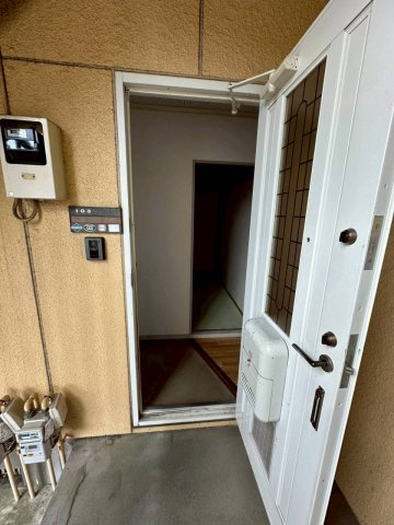 ドミ高坂の玄関