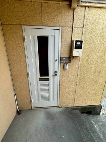 ドミ高坂の玄関