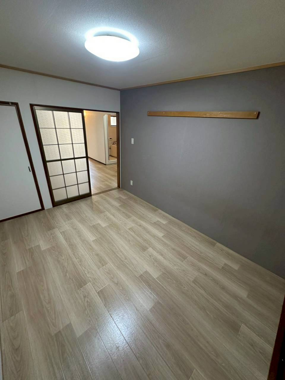 ドミ高坂の洋室