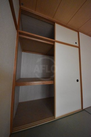 ハイシュタイン堀江の収納|ハイシュタイン堀江　押入れ