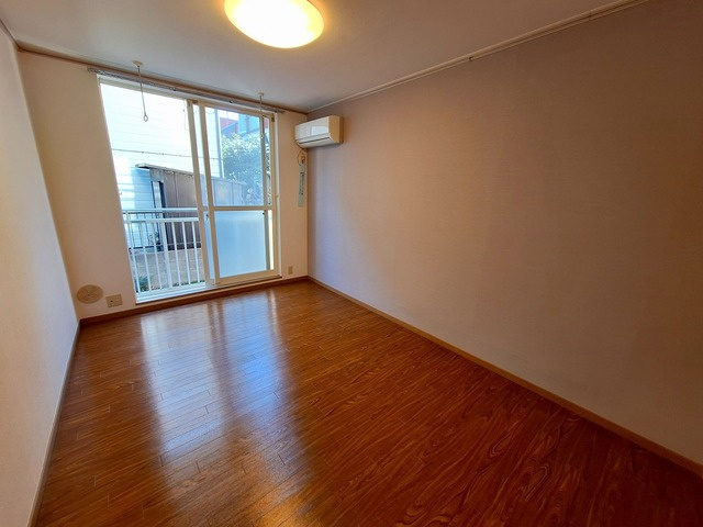 エスポワールの居間・リビング|★南向きの明るいお部屋です★