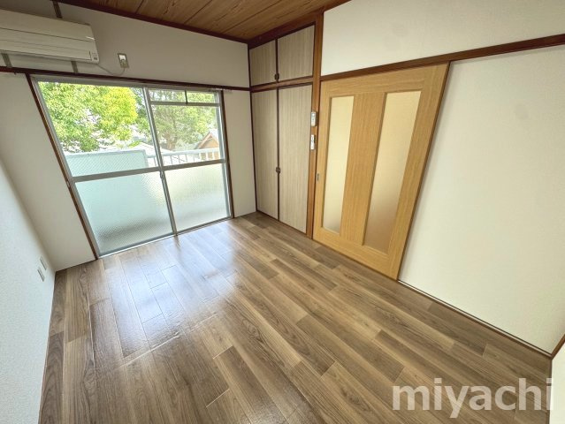 ブルーメ森井の洋室