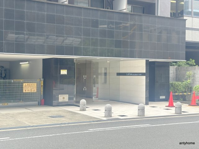 LAV心斎橋WEST　仲介手数料無料のエントランス