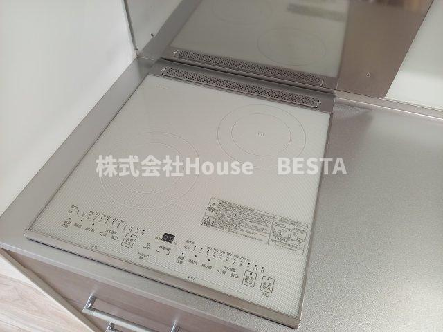 セレニテ西元町アリエのキッチン