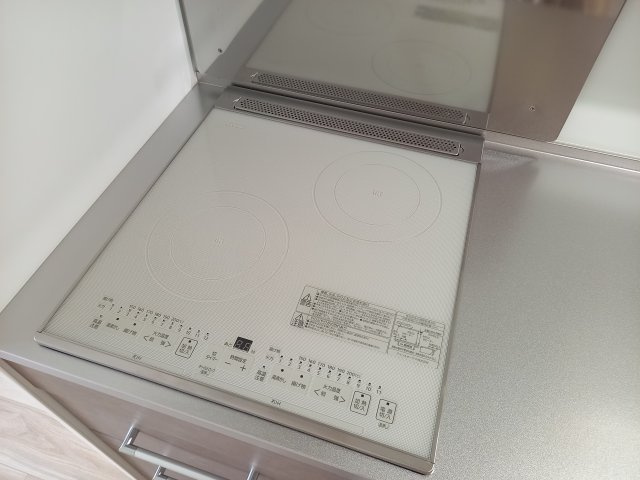 セレニテ西元町アリエのキッチン