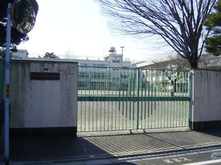 杉並区高井戸西１丁目のアパート