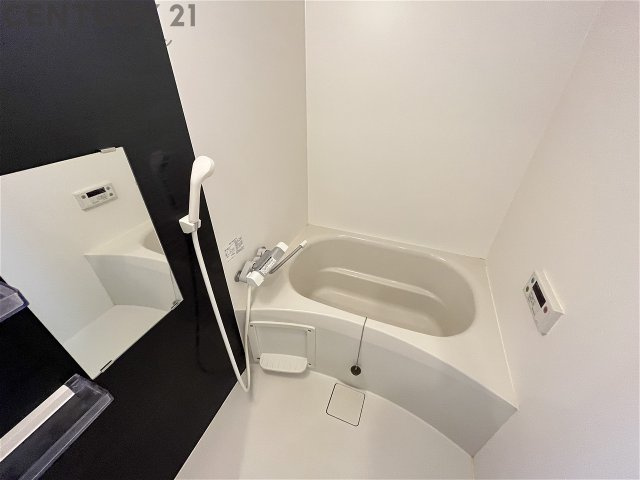 シンプルで機能的なユニットバスです！