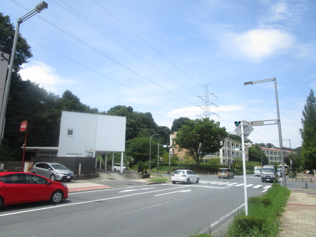 横浜市青葉区奈良３丁目の倉庫の周辺
