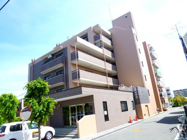 エレベーター付きで重たい荷物も楽々♪
