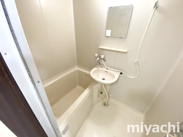 サンステージ上助任の浴室