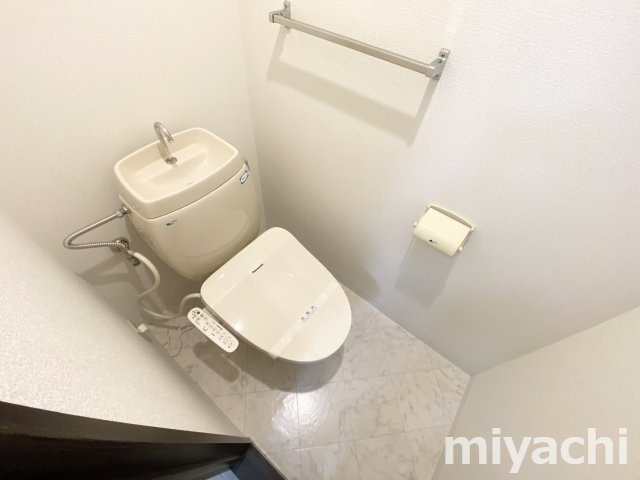 サンステージ上助任のトイレ