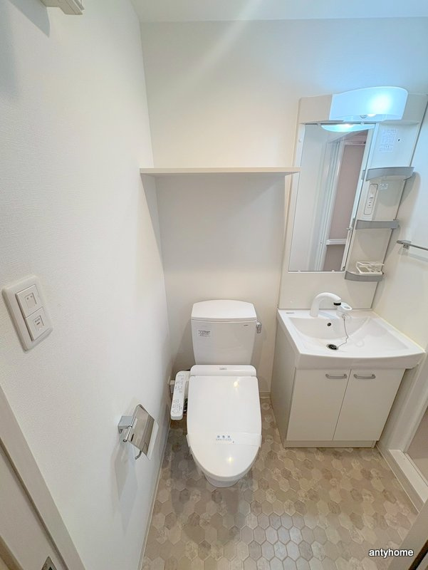 エグゼ弁天町　仲介手数料無料のトイレ