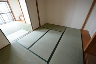 ハイツ岡本の和室