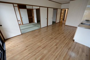 ハイツ岡本の居間