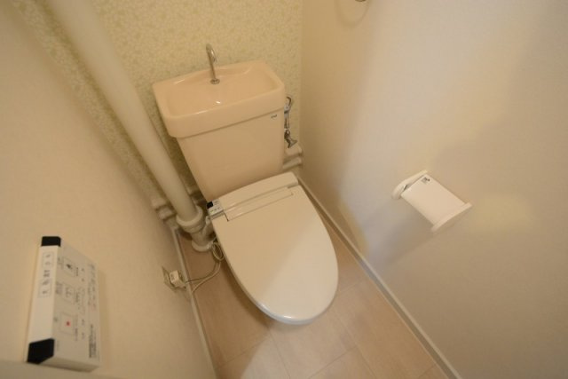 コンパクトで使いやすいトイレです♪