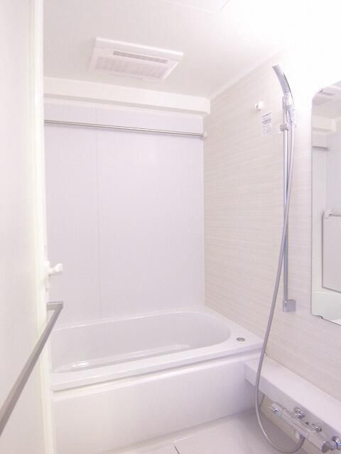 ステージファースト菊川アジールコートの浴室