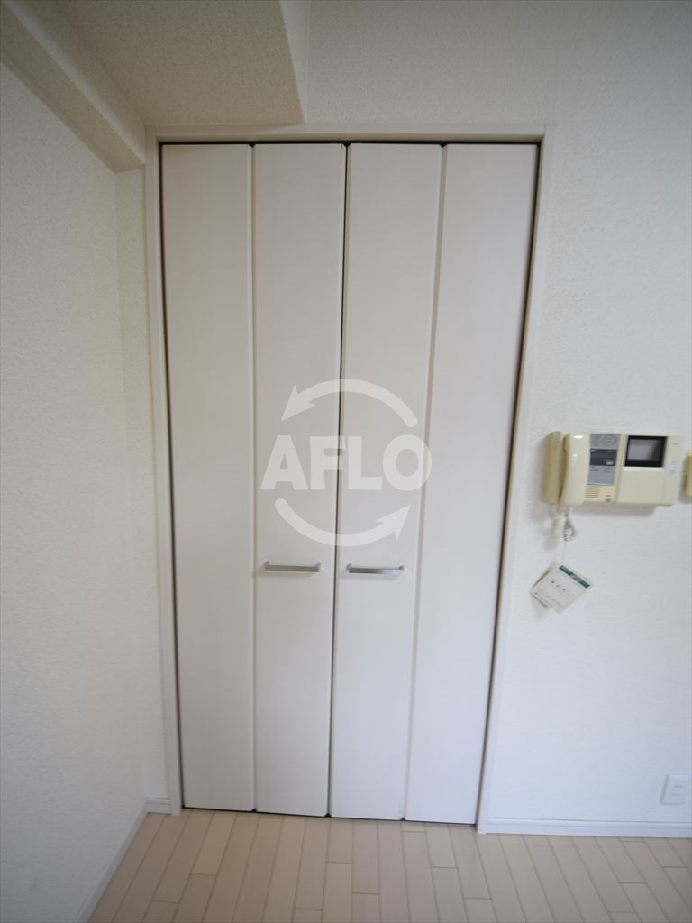 S-RESIDENCE難波Vialeの内装|S-RESIDENCE難波Viale　クローゼット