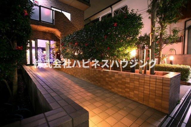 INSURANCE(インシュランス)BLDG.(ビルディング)Ⅲ(スリー)五香のエントランス